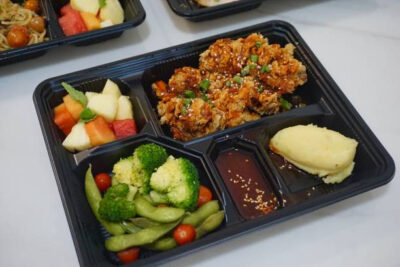 ظروف بکبار مصرف چندخانه برای رستوران‌ها