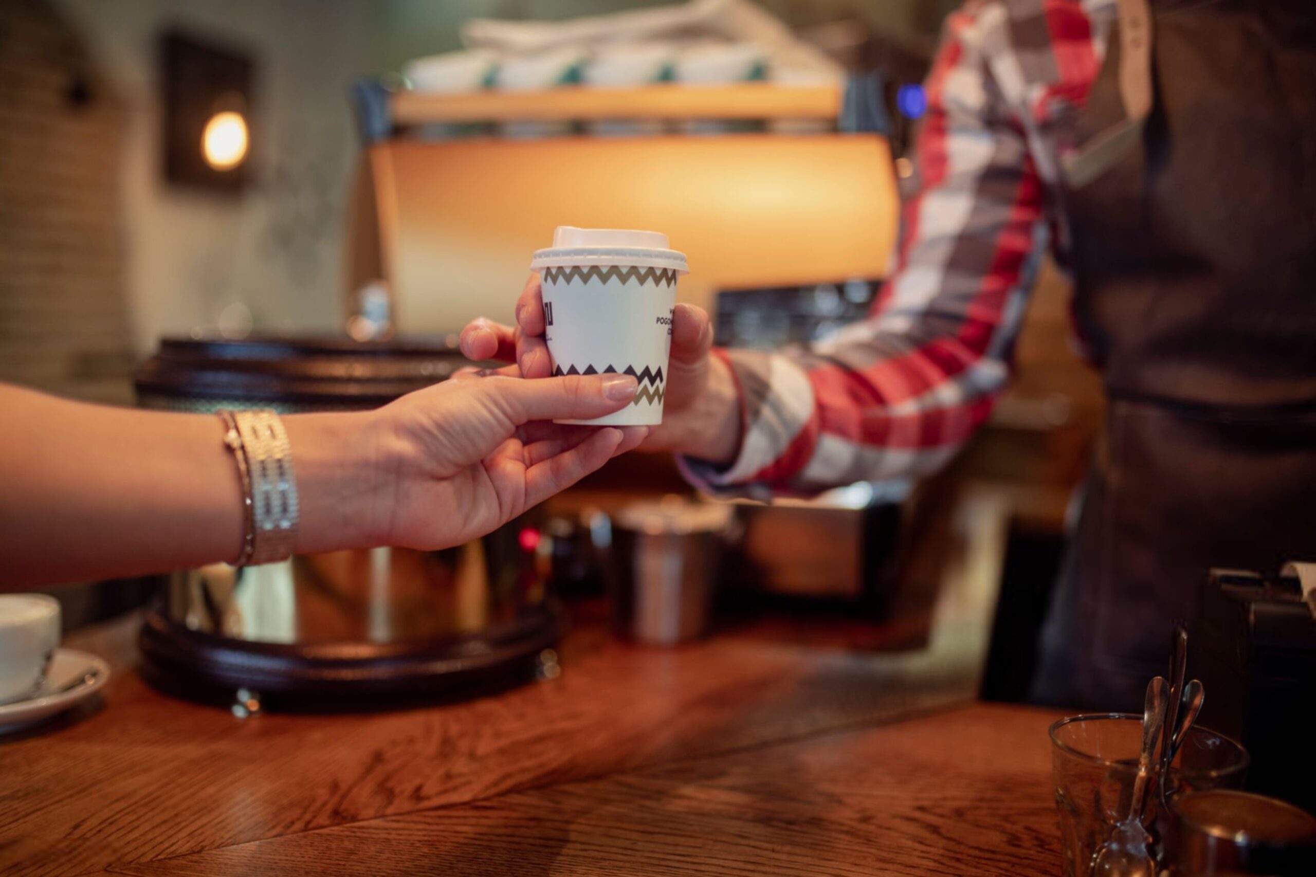 فروش اقساطی لیوان کاغذی بدون سود و کارمزد برای کافه‌ها