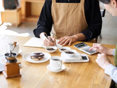 صورت‌های مالی و مدیریت نقدینگی برای جلوگیری از ورشکستگی کافه